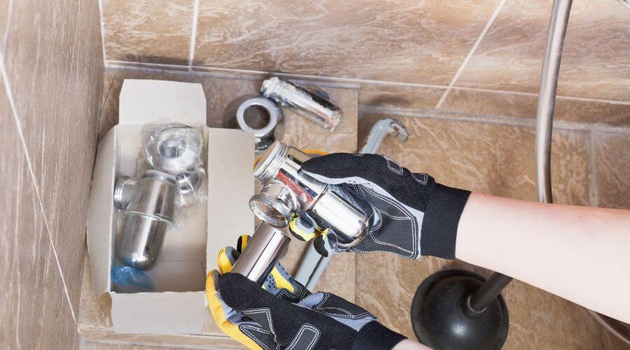 Expert Emergency Roof Repairs services in Olmsted Falls, OH